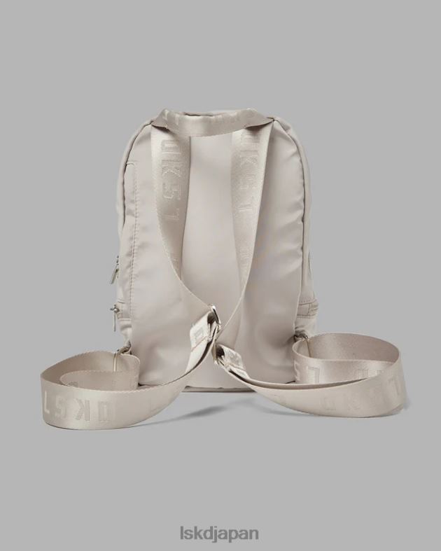 エッセンシャル ミニ バックパック - シェール ベージュ LSKD ユニセックス アクセサリー 082HP887